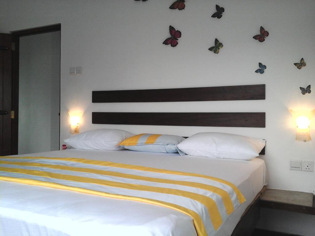 Petit Guest House Негомбо Номер фото