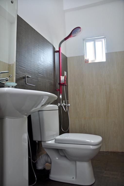 Petit Guest House Негомбо Экстерьер фото