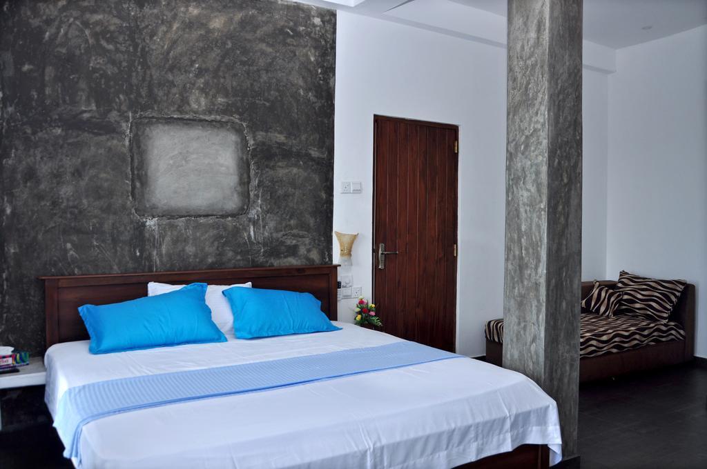 Petit Guest House Негомбо Экстерьер фото