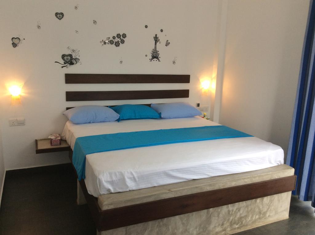 Petit Guest House Негомбо Номер фото