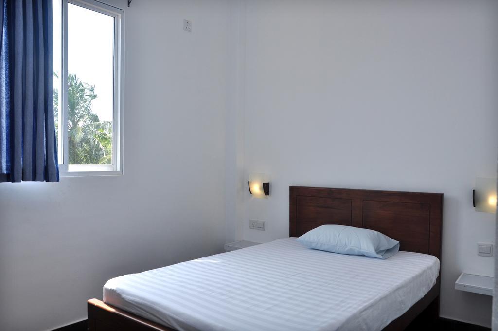 Petit Guest House Негомбо Экстерьер фото