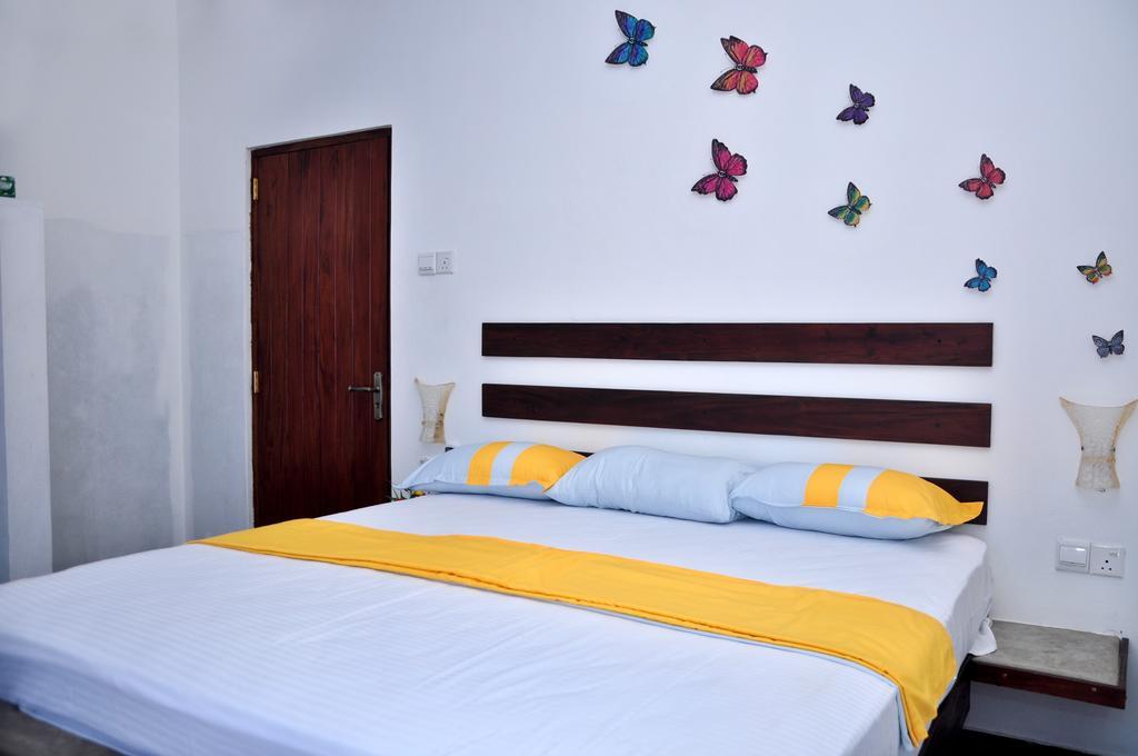 Petit Guest House Негомбо Экстерьер фото