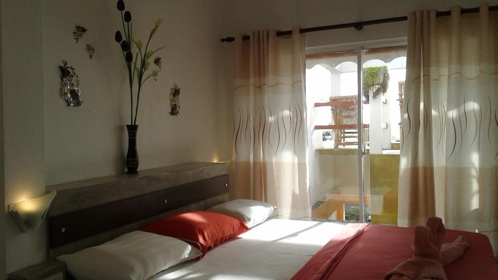 Petit Guest House Негомбо Экстерьер фото