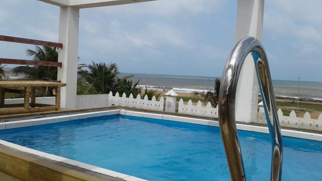 Petit Guest House Негомбо Экстерьер фото