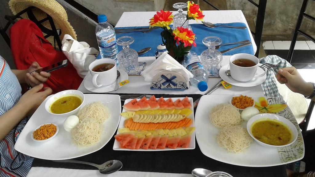 Petit Guest House Негомбо Экстерьер фото